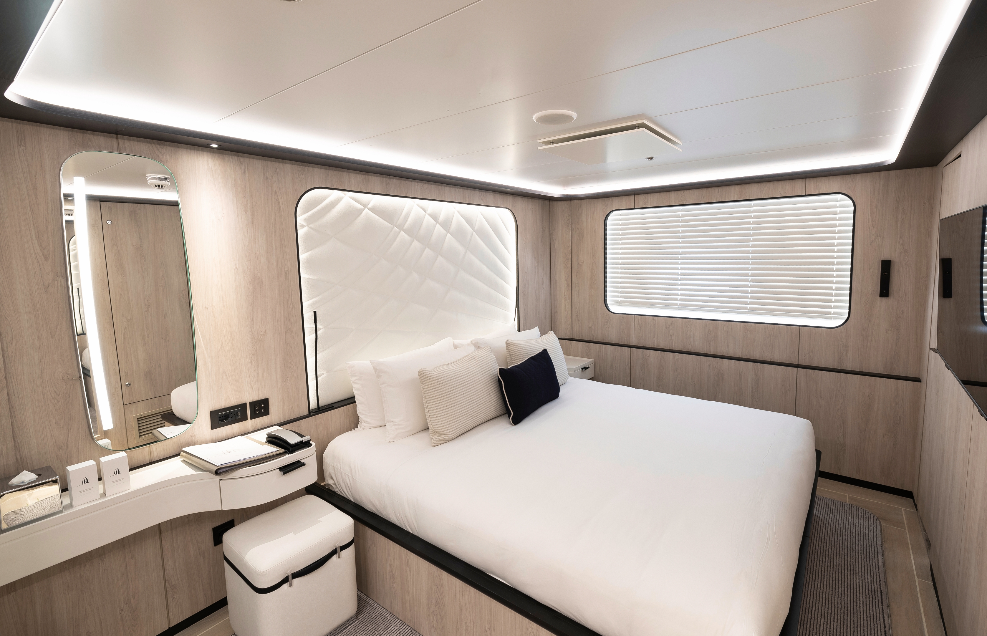Alizés Prestige Stateroom with balcony